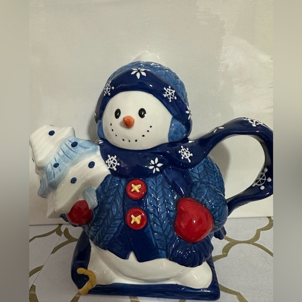 Holiday / Christmas Snowman Tea/Coffee pot